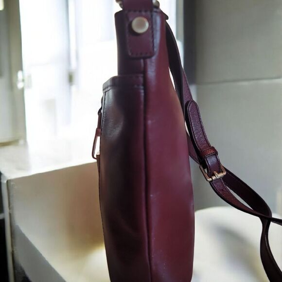 Etienne Aigner Vintage Burgundy Leather Crossbody Bag,Jewelry And Sunglass Case - Picture 5 of 12